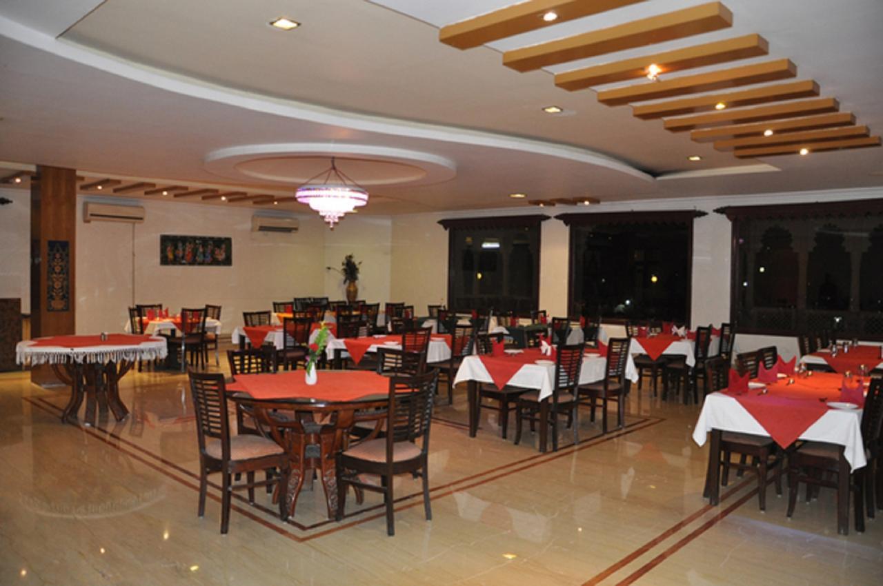 Hotel Padmini Chittorgarh Zewnętrze zdjęcie