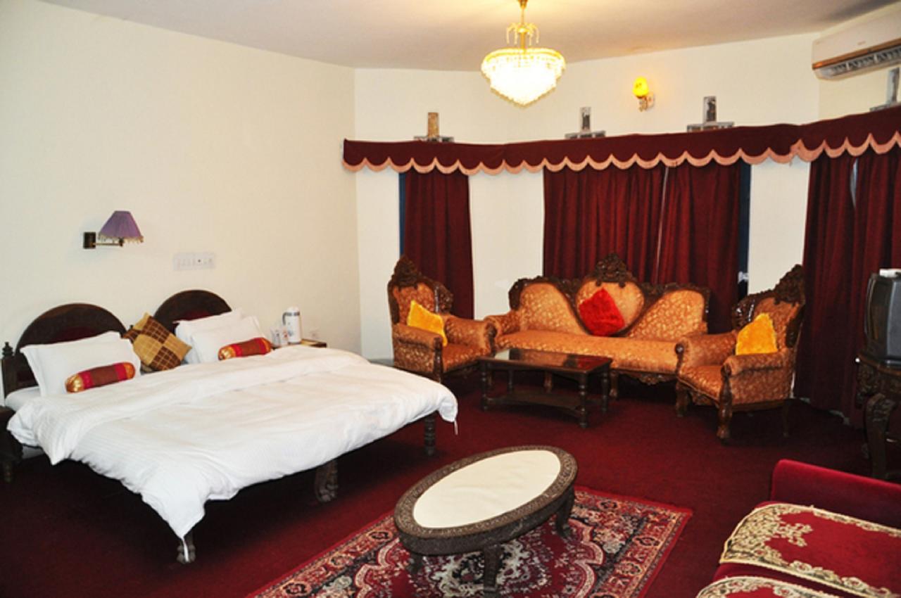 Hotel Padmini Chittorgarh Zewnętrze zdjęcie
