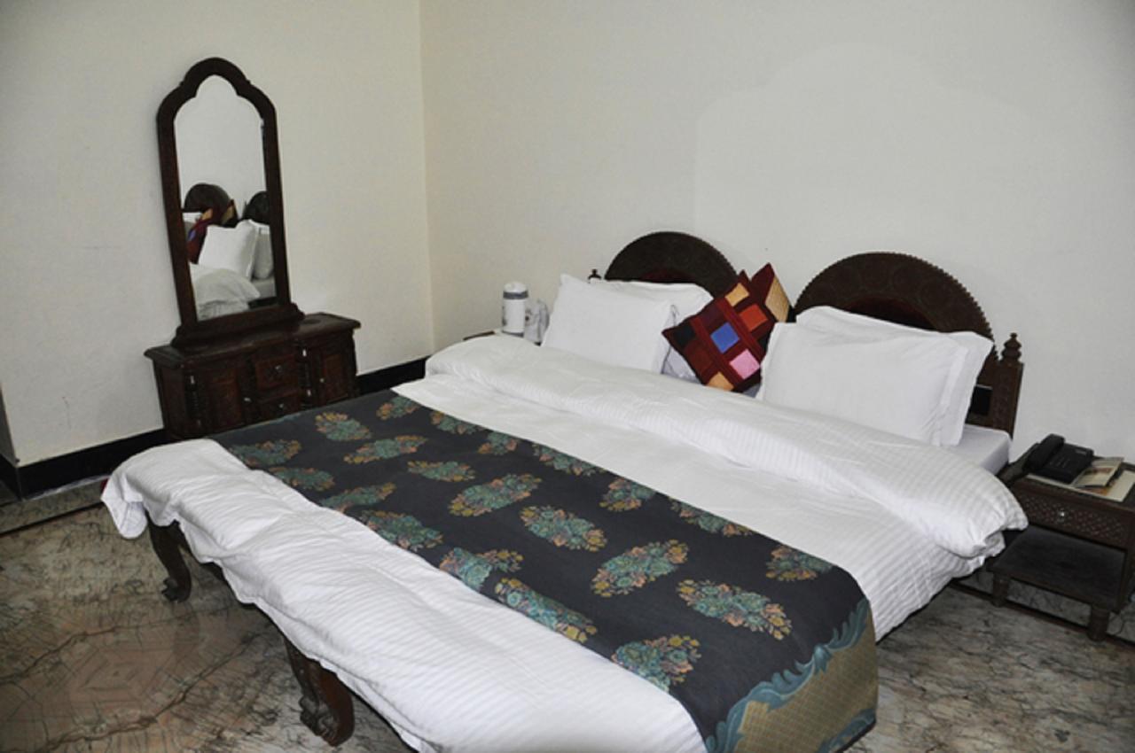 Hotel Padmini Chittorgarh Zewnętrze zdjęcie
